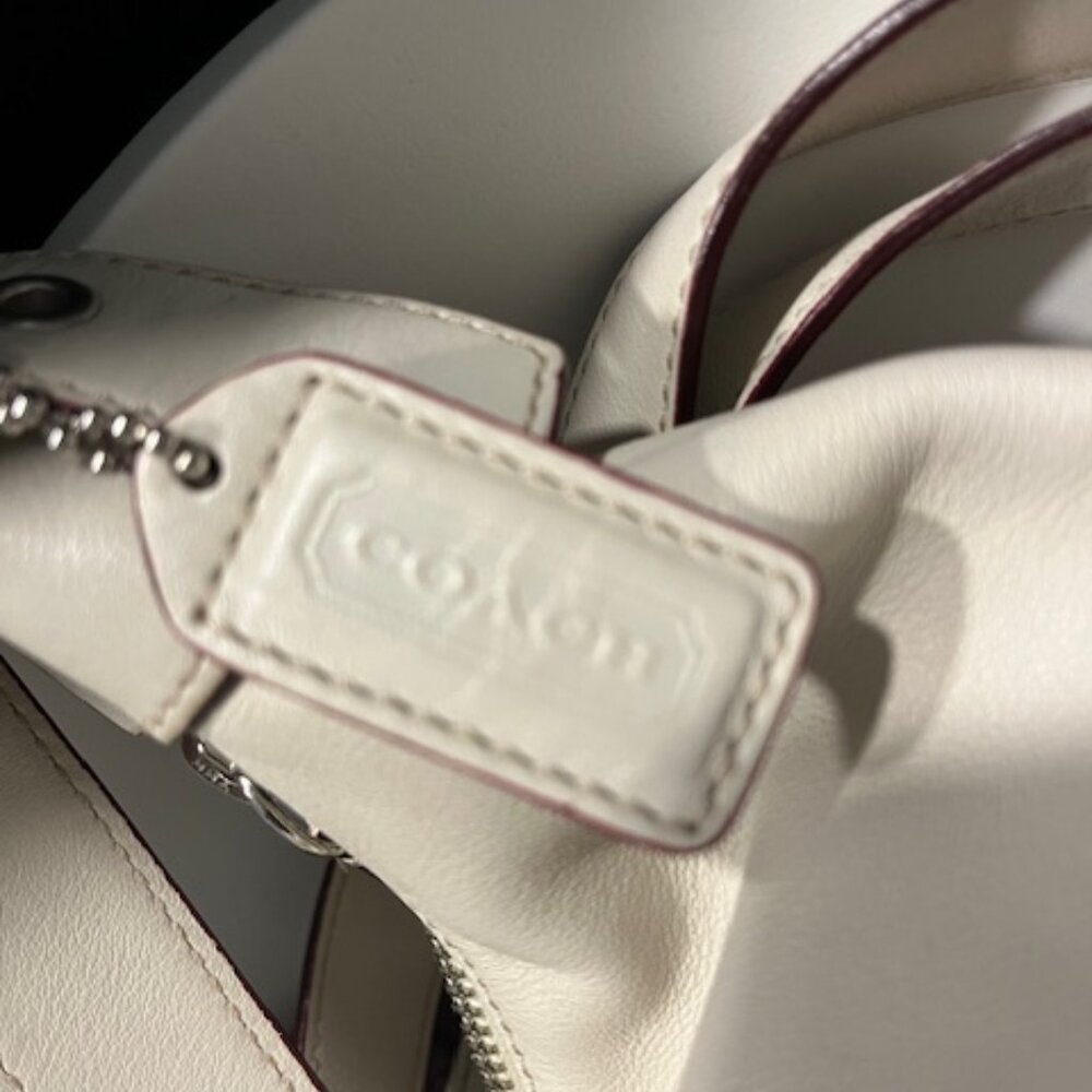 Coach Vintage Demi Legacy Handbag in Cream Leather H33 9566 - Picture 6 of 9